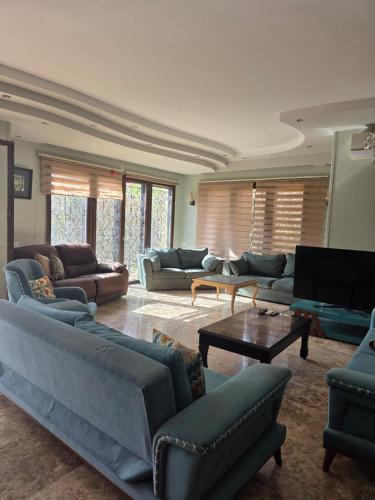 الشيخ زايد بيفرلي هيلز