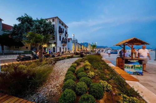 Villa Stella Lux ,3 Bedroom Villa with Jacuzzi near Split