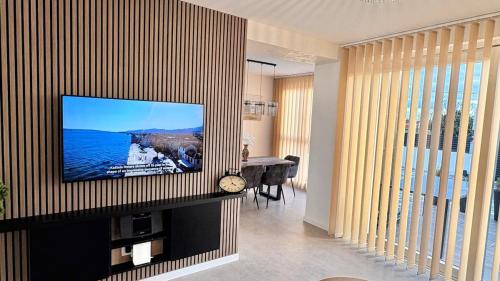 Villa Stella Lux ,3 Bedroom Villa with Jacuzzi near Split