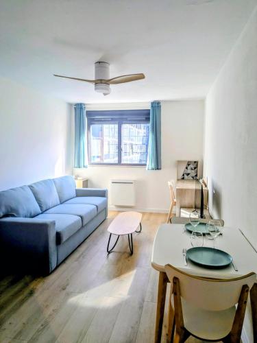 Studio Center Compans Free Parking WIFI Subway Airport