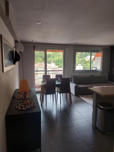 Beautiful 2 rooms with terrace