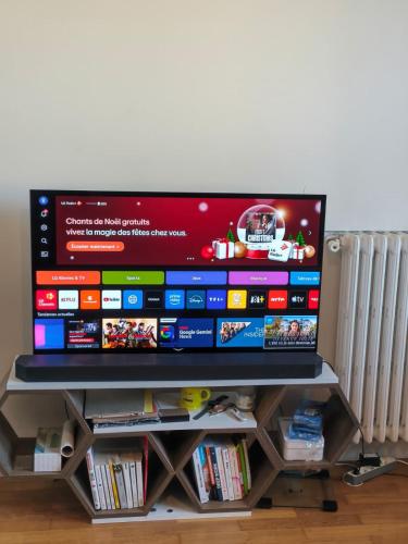 Chambre spacieuse TV Oled, proche Tête d'or