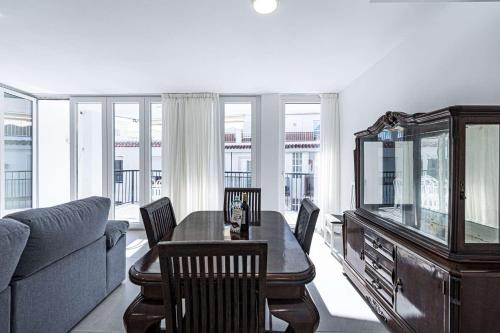 Paloma Central Apartment - 3 min walk to Balcon de Europa & Beach