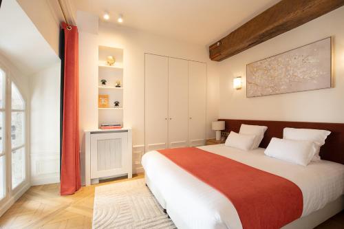 Pick A Flat's Apartements with services in Louvre - Rue des Halles