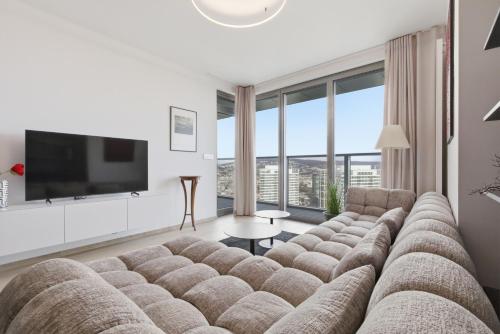 Eurovea Tower Apartment 33rd floor free Parking