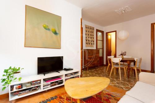 Stylish flat near Montjuic & City Center