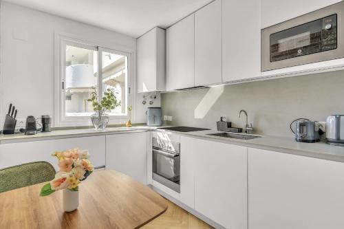 Marbella Real Golden Mile - 4 Bedroom Apartment by Finest Rentals