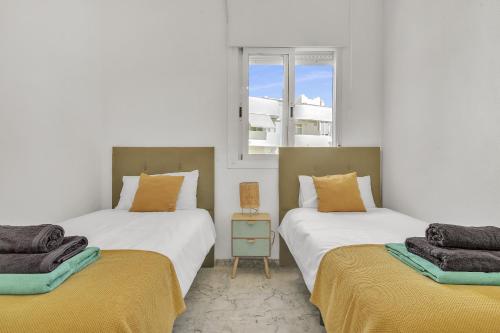 Marbella Real Golden Mile - 4 Bedroom Apartment by Finest Rentals