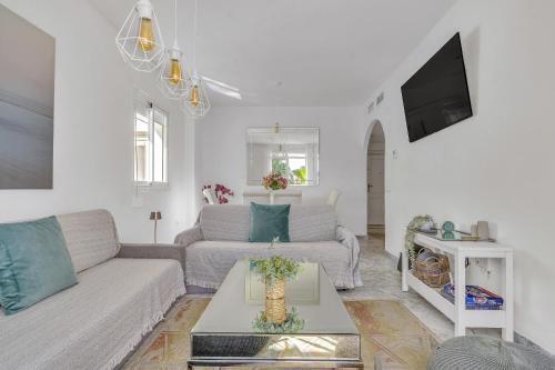 Marbella Real Golden Mile - 4 Bedroom Apartment by Finest Rentals