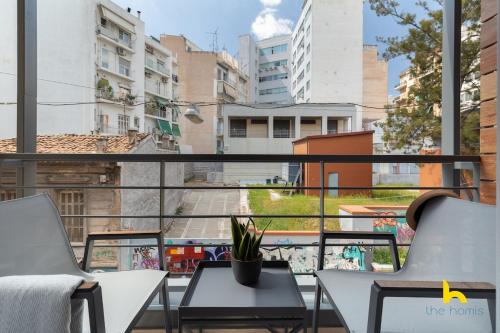 Modern 1-BDR Athenian Habitat near Acropolis!