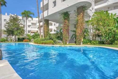 Marbella Real Golden Mile - 4 Bedroom Apartment by Finest Rentals