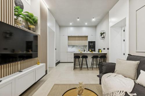 Elegant 2BR Apartment in Conde Duque