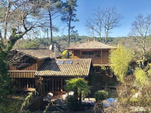 Villa en Bois avec Piscine Chauffée, Proche Plage & Dégustations Ostréicoles - FR-1-736-38