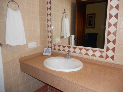 Ένα μπάνιο στο Apartamentos la Atarraya
