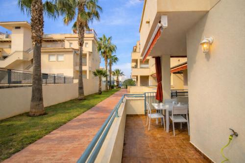 Bajo con terraza en urbanización familiar - Arenas ALBERT VILLAS