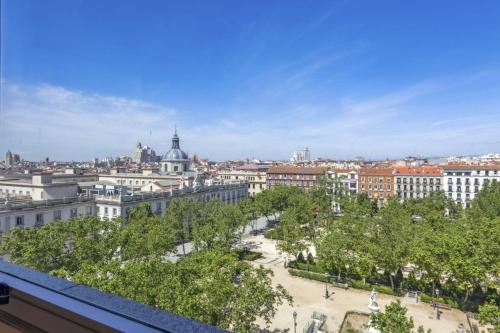 Modern 1-Bed Apartment with Panoramic Views