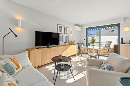 REF 2037 - Apartment for Rent Sea View