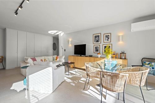 REF 2037 - Apartment for Rent Sea View