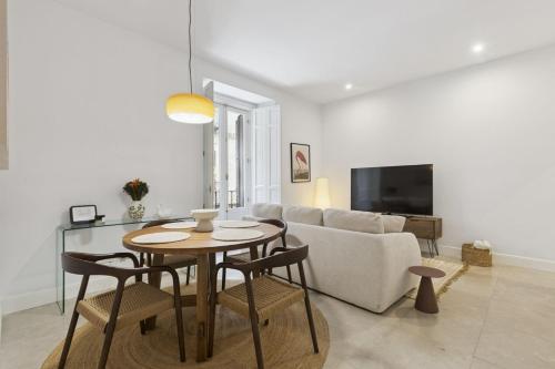 Central Madrid 2BR2BA Comfort Convenience