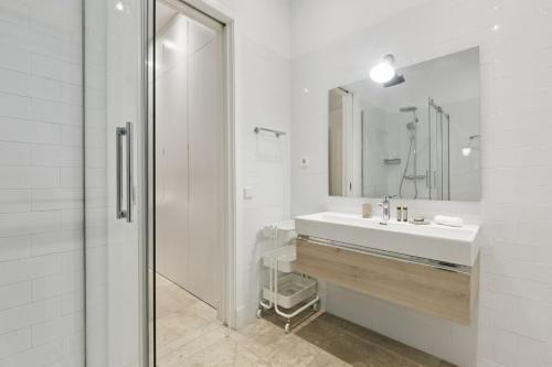 Central Madrid 2BR2BA Comfort Convenience