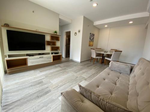 A pasos del Paseo La Galeria - Edificio Malé