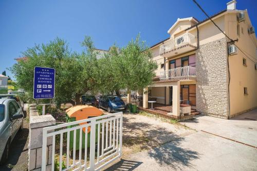 Apartment and Rooms Mrkovic Top Lokacija i Parking