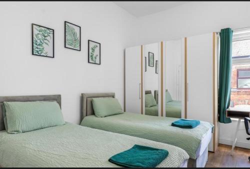 Gallery image of Modern 2 Bedroom House with 2 Ensuite and Free Parking in Bury