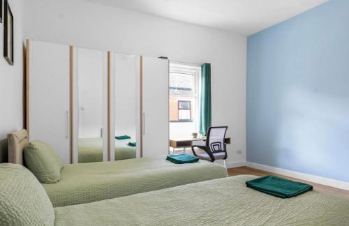 Gallery image of Modern 2 Bedroom House with 2 Ensuite and Free Parking in Bury