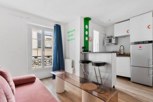 Studio design lumineux au cœur du 11e – Bastille