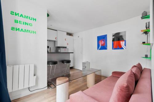 Studio design lumineux au cœur du 11e – Bastille