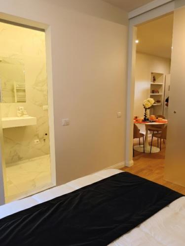 Chic Liberty Flat in Porta Venezia Milan center, Subway 1 min, AC, WiFi