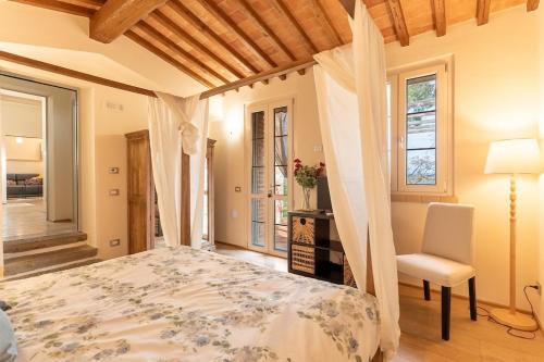 Elegant Villa with Pool Garden & Refined Comfort