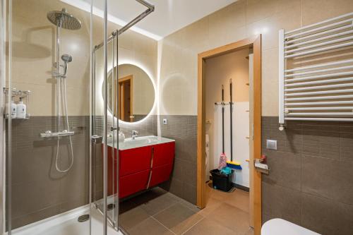 Eixample Pedestrian Gem Balcony Bathtub AC