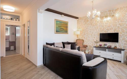 Villa Capitis in the Centre- Luxury Apartment with Swimming Pool