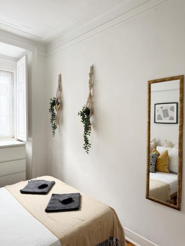 Charming Lisbon Apartment in Graça II