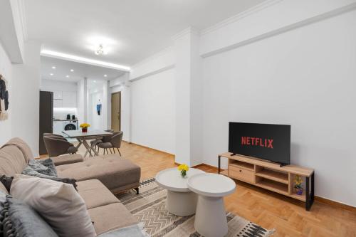 Athina Serenity - 2B, Pangrati