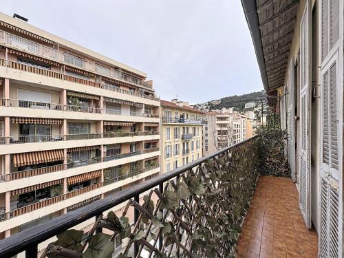 Spacieux 3p Nice Riquier terrasse clim parking