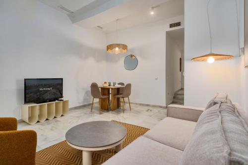 San Marcos Loft, by Homing U