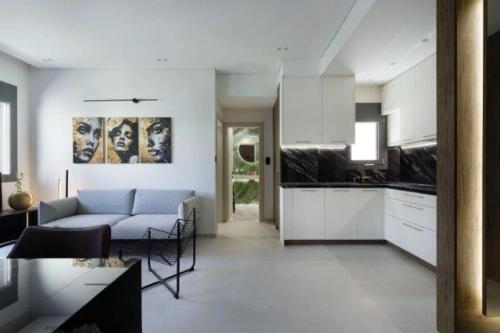 Plaza Luxury Suite, 2' from Metro, 5' from Piraeus