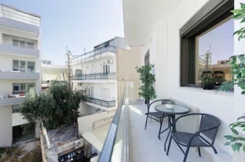 Plaza Luxury Suite, 2' from Metro, 5' from Piraeus
