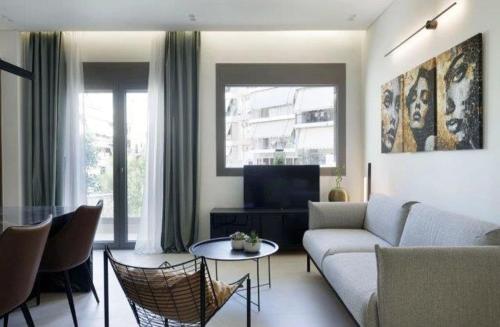 Plaza Luxury Suite, 2' from Metro, 5' from Piraeus