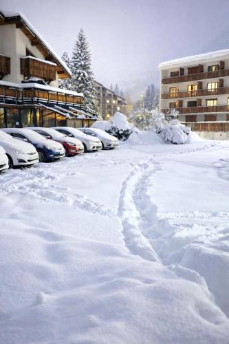 Le Chalet om vinteren