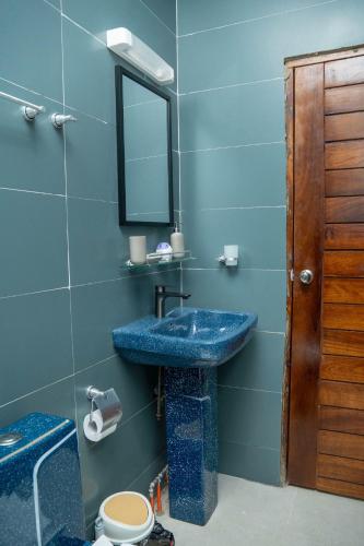 Vonios kambarys apgyvendinimo įstaigoje Gkimmo