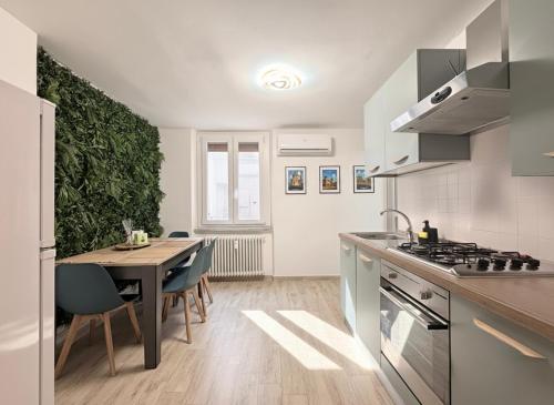 Foto Vertical Forest House