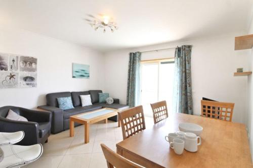 Boa Vista Apartment with Sea Views and Shared Pool