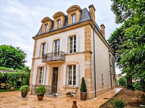 Domaine au coeur du lot avec Rooftop et Jacuzzi