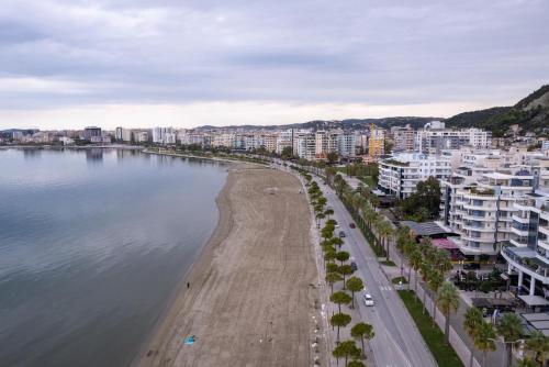 Blue Nest Lungomare Apartment