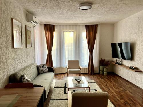 Ode Apartments - Cozy City Center Stay
