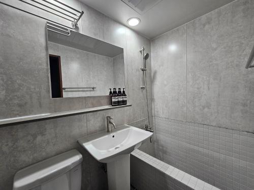Vonios kambarys apgyvendinimo įstaigoje Daljee Guesthouse