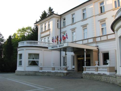 Фасад или вход в Parkhotel Golf Marianske Lazne